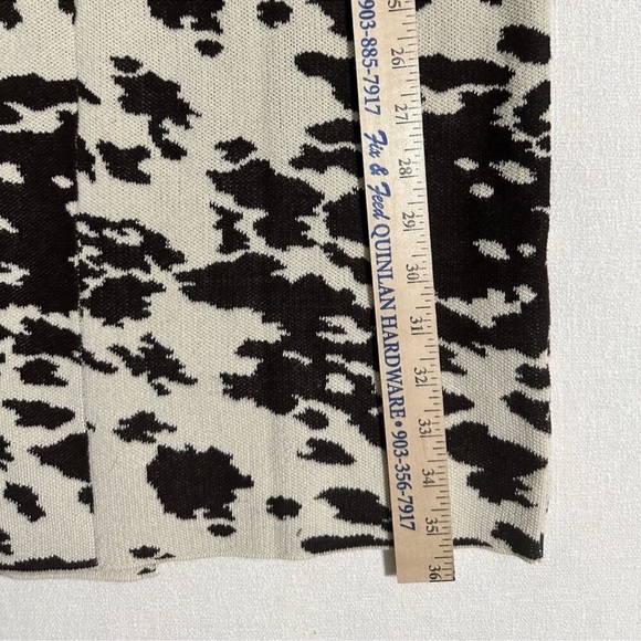 Crazy Train Black and Cream Patterned Cape - Picture 7 of 10